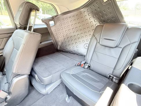 Used 2014 Mercedes-Benz GL 550 4MATIC image 41