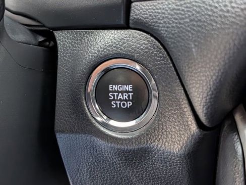 Used 2025 Toyota RAV4 XLE FWD image 19