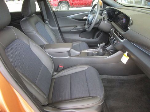 Used 2024 Buick Envista Preferred w/ Convenience II Package FWD image 23