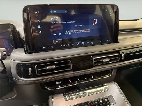 New 2026 Lincoln Aviator AWD image 17