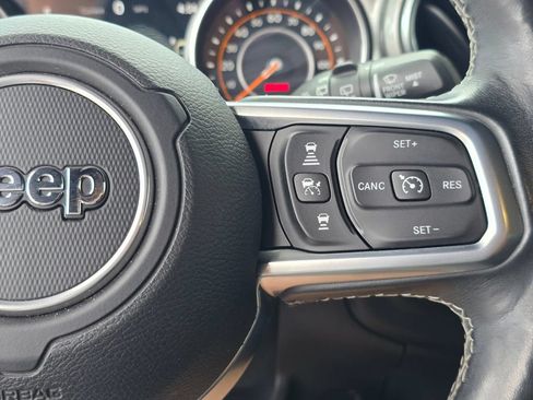 Used 2019 Jeep Wrangler Unlimited Sahara AWD/4WD image 21
