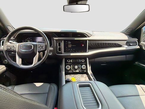 Used 2023 GMC Yukon Denali AWD/4WD image 18
