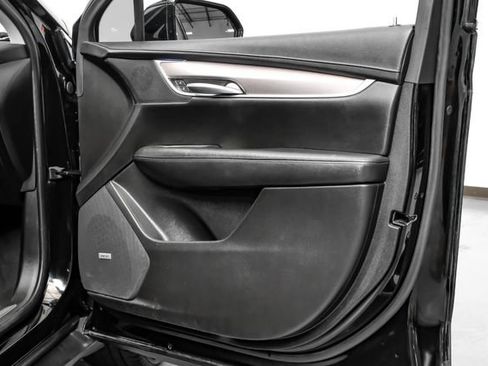 Used 2019 Cadillac XT5 Premium Luxury w/ Advanced Security Package FWD image 36
