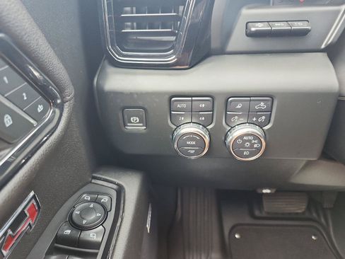 Certified 2024 GMC Sierra 1500 AT4 w/ Technology Package AWD/4WD image 25