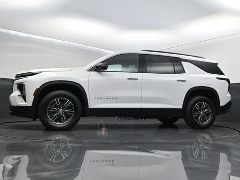 New 2026 Chevrolet Traverse LT w/ Driver Confidence Package FWD image 38