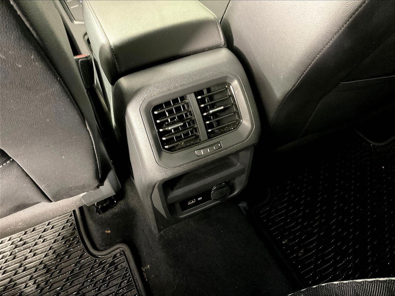 Used 2020 Volkswagen Tiguan SE w/ Panoramic Sunroof Package FWD image 10