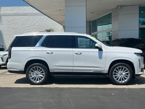 Used 2023 Cadillac Escalade Premium Luxury AWD/4WD image 3