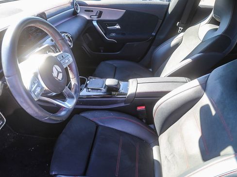 Used 2022 Mercedes-Benz CLA 250 image 5