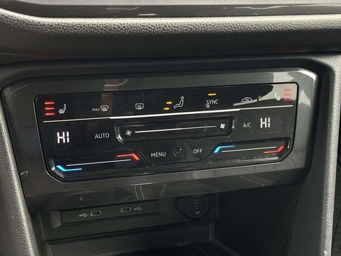 Used 2023 Volkswagen Tiguan SE image 17