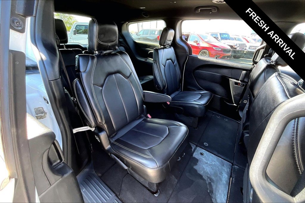 Used 2025 Chrysler Pacifica Select FWD image 23