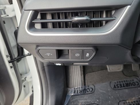 Used 2025 Kia K4 FWD image 30