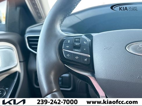 Used 2022 Ford Explorer Platinum w/ Technology Package image 37