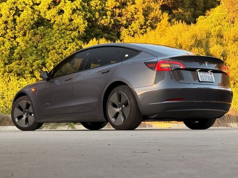 Used 2023 Tesla Model 3 Standard Range image 2