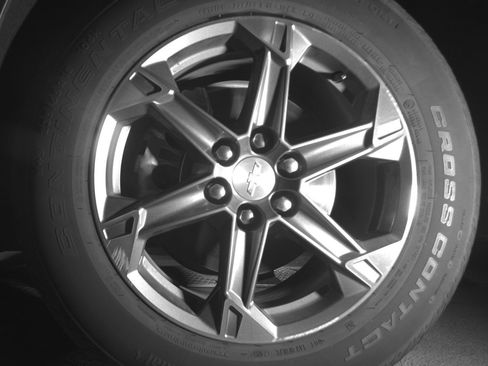 Used 2025 Chevrolet Blazer LT FWD image 12
