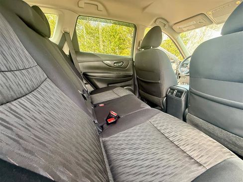 Used 2017 Nissan Rogue SV w/ Midnight Edition image 24