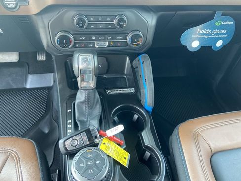Used 2022 Ford Bronco Outer Banks w/ Sasquatch Package AWD/4WD image 18