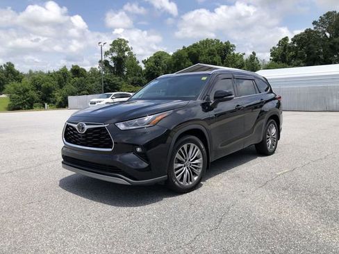 Used 2022 Toyota Highlander Platinum AWD/4WD image 4