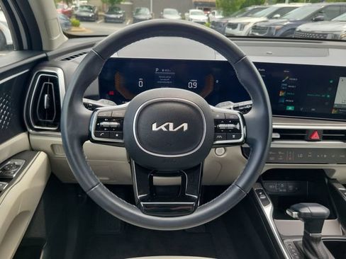 Certified 2025 Kia Sorento S FWD image 11