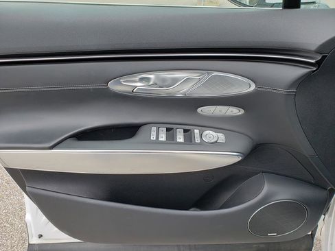 Used 2022 Genesis GV70 2.5T w/ Select Package image 9