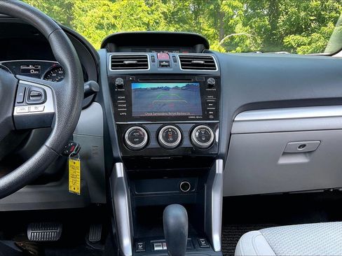 Used 2018 Subaru Forester 2.5i Premium AWD/4WD image 21