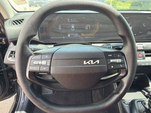 Used 2025 Kia K4 FWD image 16
