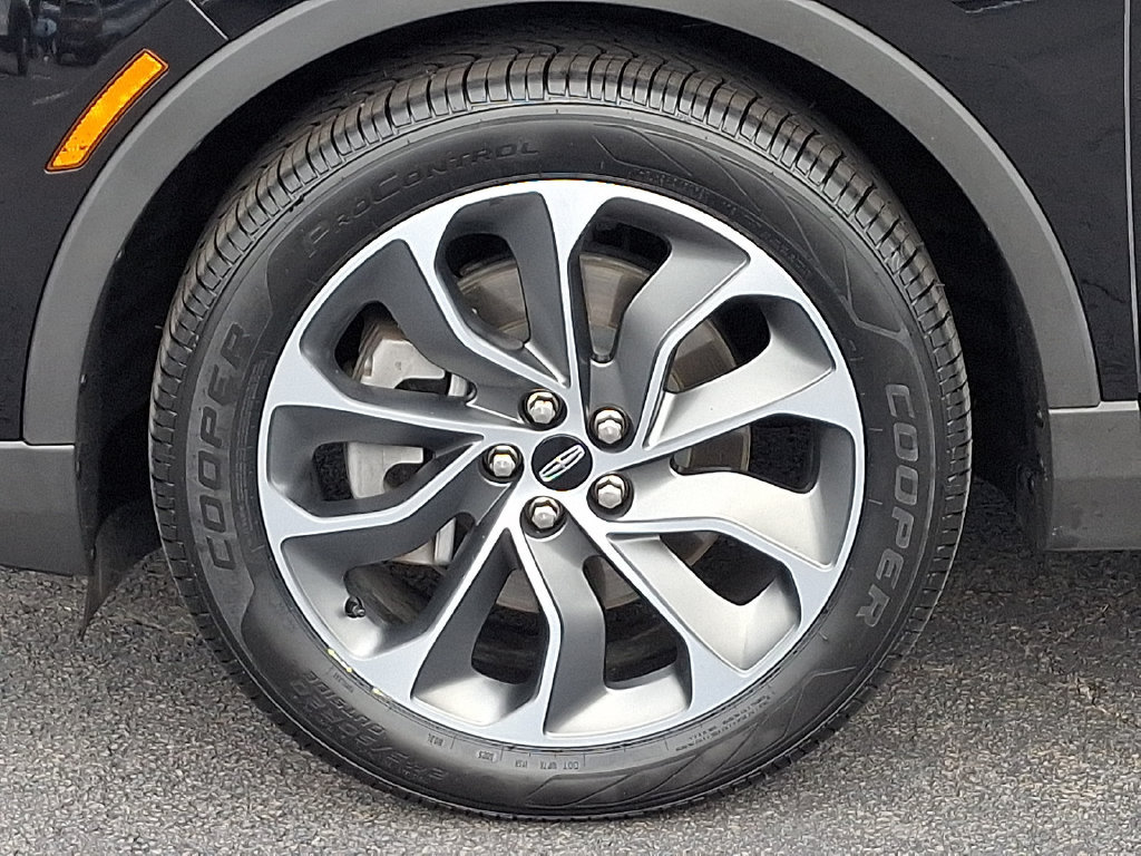 Certified 2022 Lincoln Nautilus Reserve AWD/4WD image 8