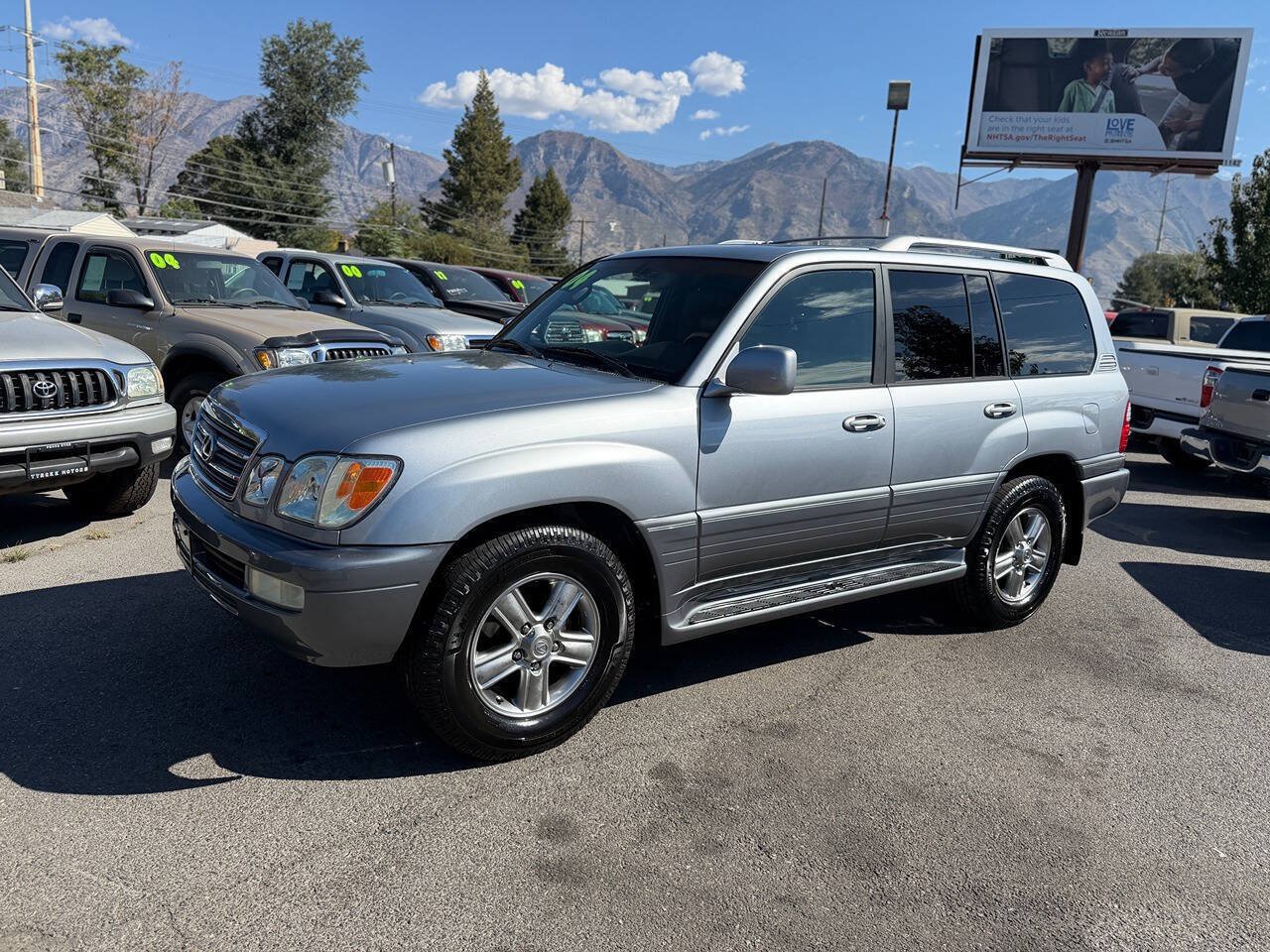 Used 2004 Lexus LX 470 4WD image 3