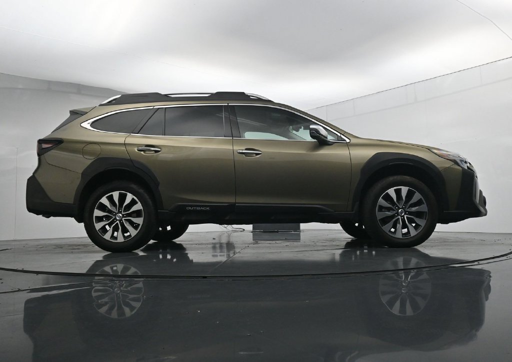 Used 2024 Subaru Outback Touring XT AWD/4WD image 24