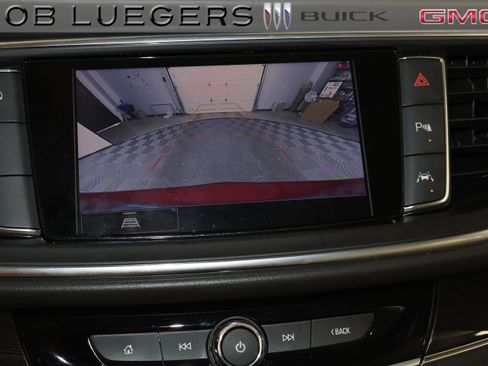 Certified 2023 Buick Enclave Essence image 27