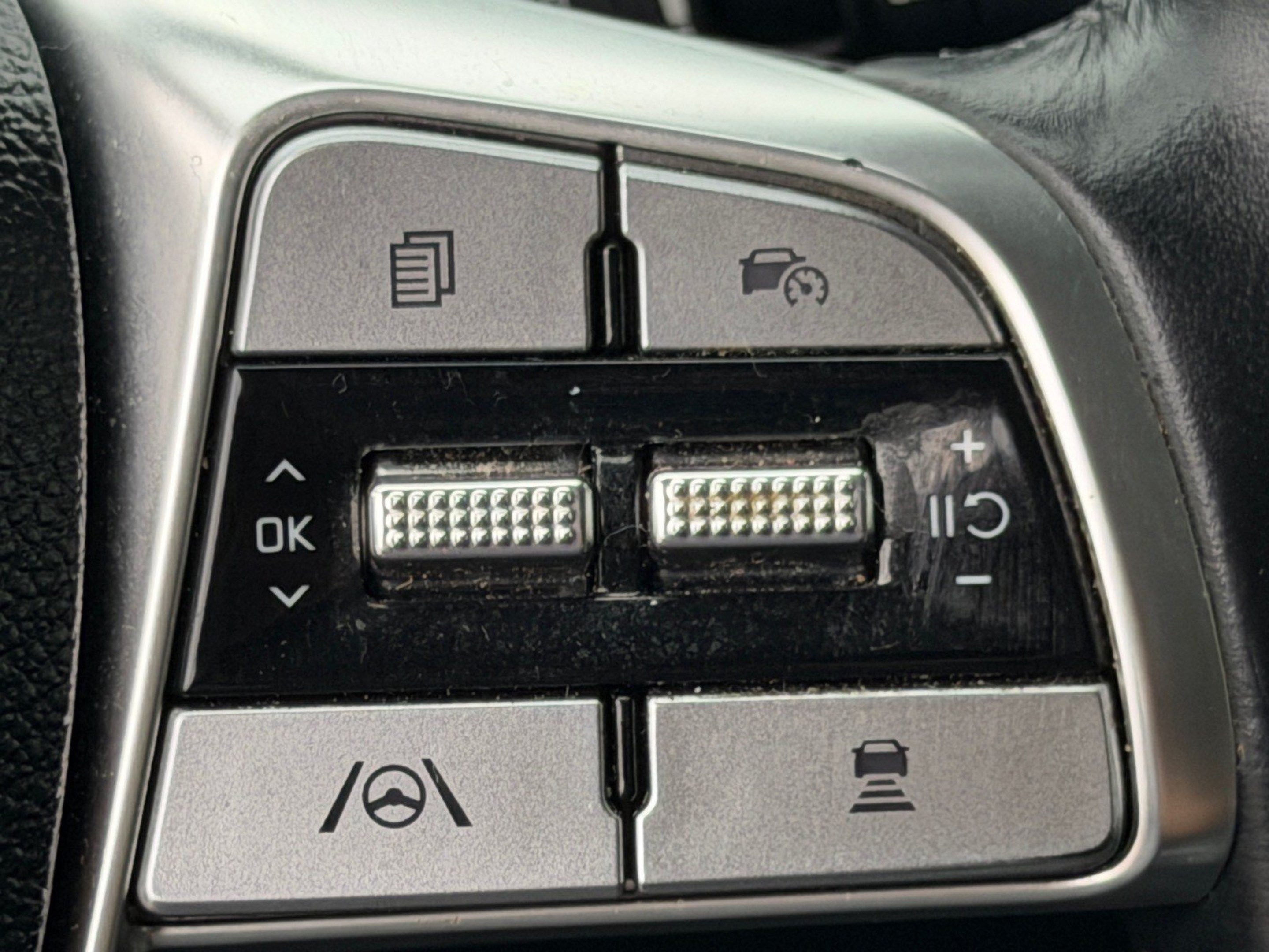 Used 2024 Kia Telluride EX FWD image 43