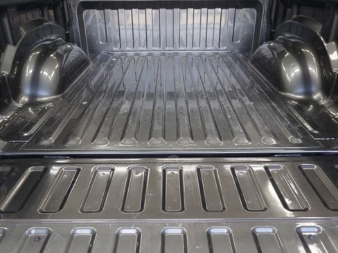 Used 2024 RAM 1500 Laramie AWD/4WD image 32