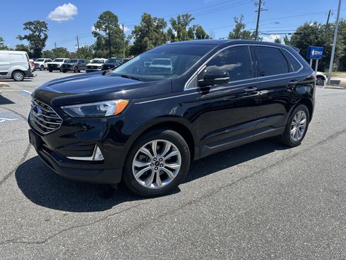 Used 2024 Ford Edge Titanium AWD/4WD image 3