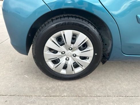 Used 2012 Toyota Yaris LE FWD image 37