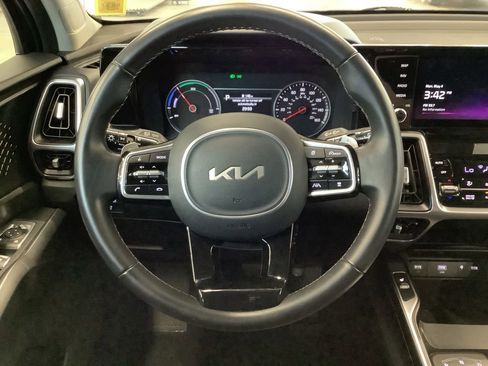 Certified 2023 Kia Sorento EX AWD/4WD image 7