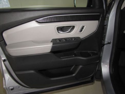 Certified 2024 Honda Pilot Elite image 11