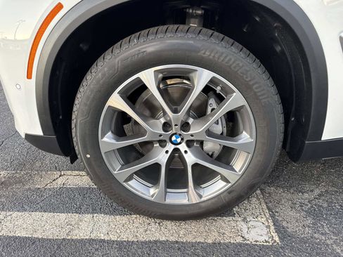 New 2026 BMW X5 xDrive40i w/ Parking Assistance Package image 10