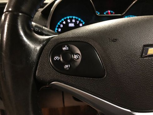 Used 2015 Chevrolet Impala LT w/ Convenience Package image 10