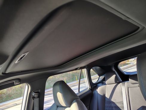 Used 2022 Toyota RAV4 SE image 23