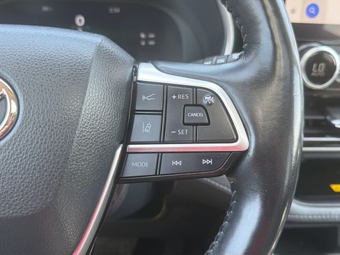 Used 2023 Toyota Highlander Limited AWD/4WD image 22