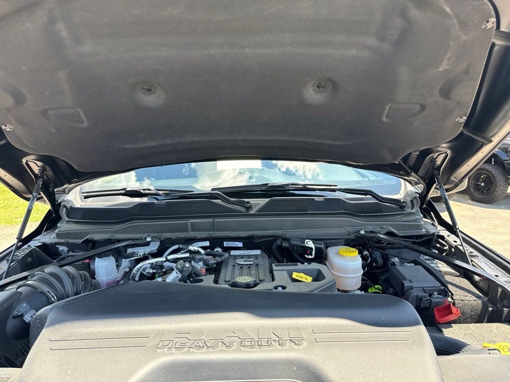 New 2025 RAM 2500 Big Horn AWD/4WD image 30