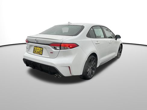 Certified 2025 Toyota Corolla SE image 3