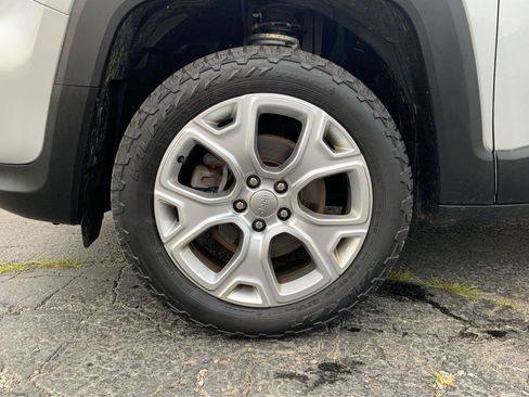 Used 2020 Jeep Renegade Limited AWD/4WD image 30