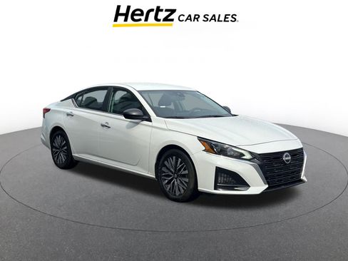 Used 2025 Nissan Altima 2.5 SV image 1