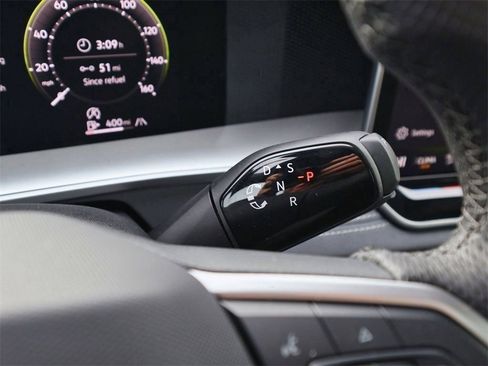 New 2026 Volkswagen Tiguan SE R-Line image 24