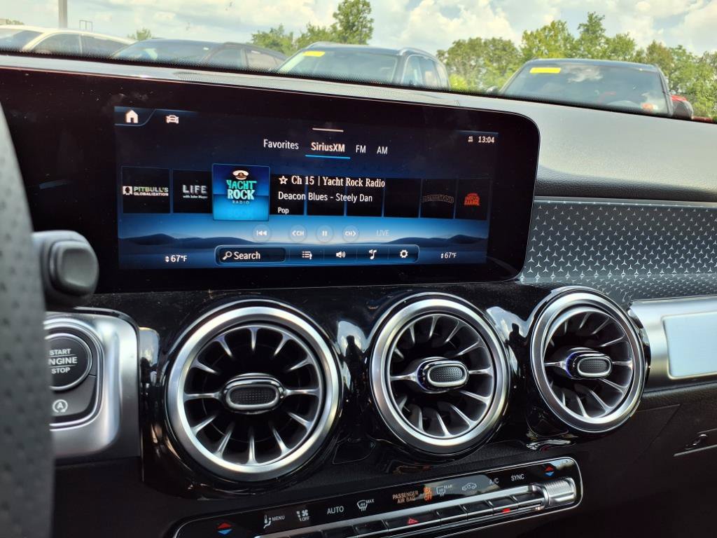 Certified 2025 Mercedes-Benz GLB 250 4MATIC image 18