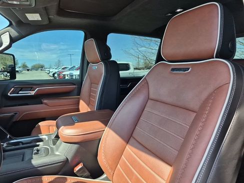 Used 2025 GMC Sierra 2500 Denali Ultimate image 31