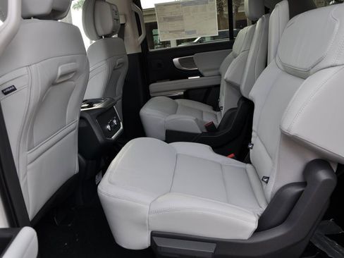 New 2026 Ford Expedition Max Platinum w/ Driver's Package image 11