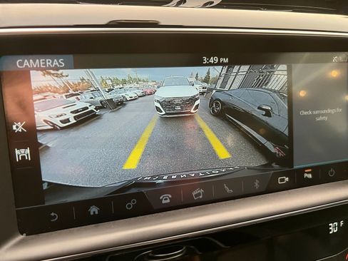 Used 2020 Jaguar F-PACE Premium image 36