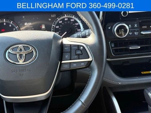 Used 2024 Toyota Highlander XLE image 24