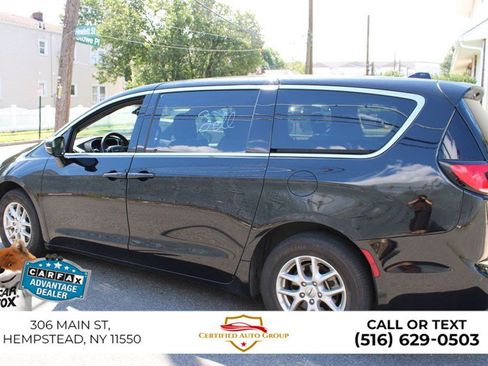 Used 2025 Chrysler Pacifica Select FWD image 8